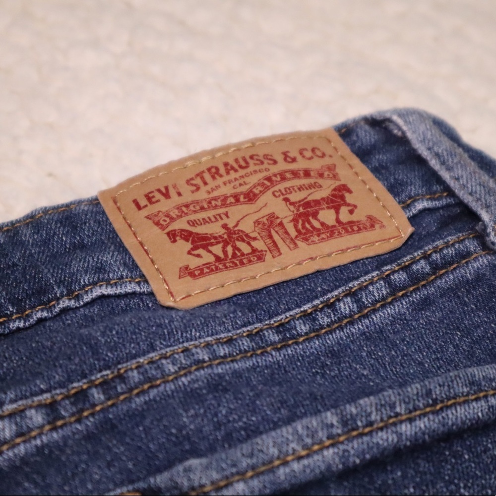 Levi Ripped Skinny Jeans - Picture 6 of 7